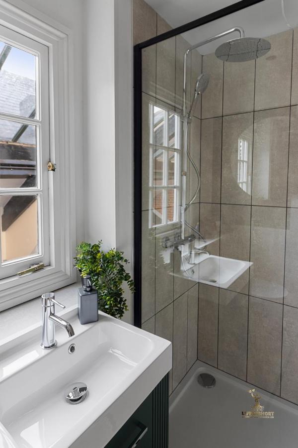 Luxe Courtyard Apartment For 4 Near Exeter City Centre Экстерьер фото