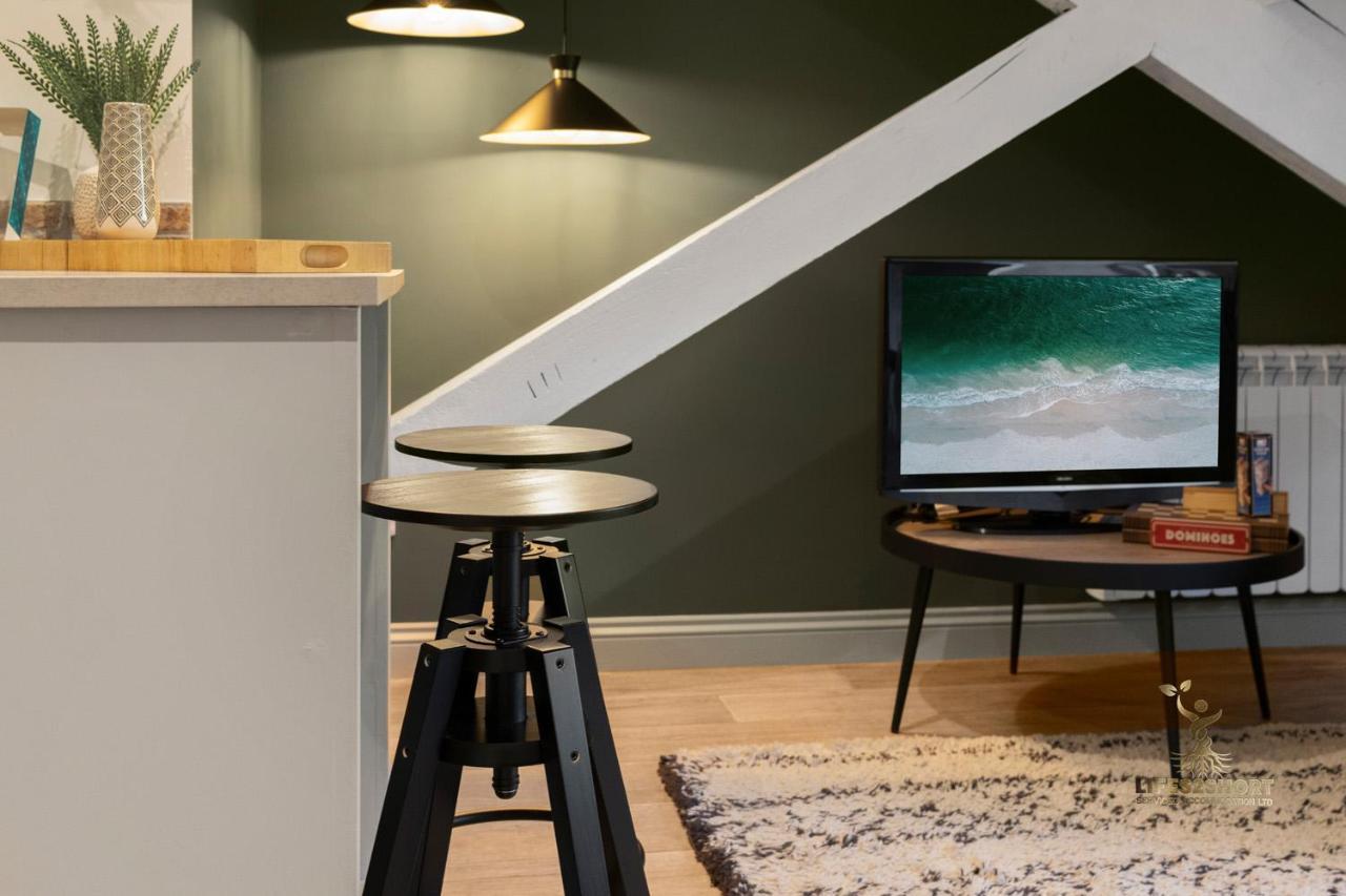 Luxe Courtyard Apartment For 4 Near Exeter City Centre Экстерьер фото